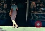 Immagine di Abbigliamento per il tempo libero United States USA, 1958, secondo 6 filmato di repertorio 65675032781