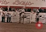 Standbild Rodeo United States USA, 1958, aus Sekunde 12 historischem Filmmaterial Videoclip 65675032784