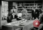 Standbild American Family Thanksgiving Abendessen vorbereiten United States USA, 1954, aus Sekunde 46 historischem Filmmaterial Videoclip 65675032785