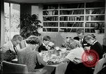 Standbild American Family Thanksgiving Abendessen vorbereiten United States USA, 1954, aus Sekunde 62 historischem Filmmaterial Videoclip 65675032785