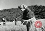 Standbild American colonial militia United States USA, 1954, aus Sekunde 3 historischem Filmmaterial Videoclip 65675032786