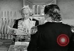 Standbild American colonial militia United States USA, 1954, aus Sekunde 18 historischem Filmmaterial Videoclip 65675032786