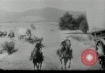 Standbild Wagon Trains der Pioniere nach Westen bewegen United States USA, 1954, aus Sekunde 12 historischem Filmmaterial Videoclip 65675032789
