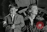Standbild Wagon Trains der Pioniere nach Westen bewegen United States USA, 1954, aus Sekunde 31 historischem Filmmaterial Videoclip 65675032789