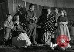 Standbild Wagon Trains der Pioniere nach Westen bewegen United States USA, 1954, aus Sekunde 34 historischem Filmmaterial Videoclip 65675032789