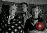 Standbild Wagon Trains der Pioniere nach Westen bewegen United States USA, 1954, aus Sekunde 38 historischem Filmmaterial Videoclip 65675032789