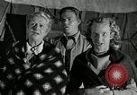 Standbild Wagon Trains der Pioniere nach Westen bewegen United States USA, 1954, aus Sekunde 41 historischem Filmmaterial Videoclip 65675032789