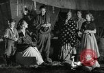 Standbild Wagon Trains der Pioniere nach Westen bewegen United States USA, 1954, aus Sekunde 54 historischem Filmmaterial Videoclip 65675032789