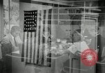 Standbild Amerikanische Familie feiert Thanksgiving Day United States USA, 1954, aus Sekunde 1 historischem Filmmaterial Videoclip 65675032791