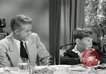 Standbild Amerikanische Familie feiert Thanksgiving Day United States USA, 1954, aus Sekunde 11 historischem Filmmaterial Videoclip 65675032791