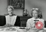 Standbild Amerikanische Familie feiert Thanksgiving Day United States USA, 1954, aus Sekunde 22 historischem Filmmaterial Videoclip 65675032791