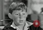 Standbild Amerikanische Familie feiert Thanksgiving Day United States USA, 1954, aus Sekunde 26 historischem Filmmaterial Videoclip 65675032791