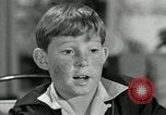 Standbild Amerikanische Familie feiert Thanksgiving Day United States USA, 1954, aus Sekunde 27 historischem Filmmaterial Videoclip 65675032791