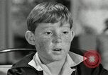 Standbild Amerikanische Familie feiert Thanksgiving Day United States USA, 1954, aus Sekunde 28 historischem Filmmaterial Videoclip 65675032791