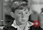 Standbild Amerikanische Familie feiert Thanksgiving Day United States USA, 1954, aus Sekunde 30 historischem Filmmaterial Videoclip 65675032791