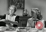 Standbild Amerikanische Familie feiert Thanksgiving Day United States USA, 1954, aus Sekunde 39 historischem Filmmaterial Videoclip 65675032791