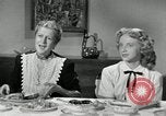 Standbild Amerikanische Familie feiert Thanksgiving Day United States USA, 1954, aus Sekunde 42 historischem Filmmaterial Videoclip 65675032791