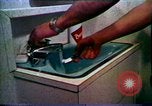 Standbild Dialyse auf Rädern United States USA, 1972, aus Sekunde 48 historischem Filmmaterial Videoclip 65675032793