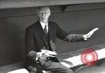 Immagine di Connie Mack con figli e nipote Philadelphia Pennsylvania USA, 1946, secondo 8 filmato di repertorio 65675032811