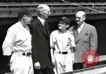 Immagine di Connie Mack con figli e nipote Philadelphia Pennsylvania USA, 1946, secondo 43 filmato di repertorio 65675032811