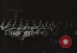 Standbild Christian Pentacostal Service beim Angelus Tempel Foursquare Kirche Los Angeles California USA, 1936, aus Sekunde 9 historischem Filmmaterial Videoclip 65675032818