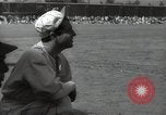 Standbild Robert Taylor in St Louis Cardinals baseball uniform California United States USA, 1932, aus Sekunde 15 historischem Filmmaterial Videoclip 65675032822