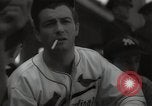 Standbild Robert Taylor in St Louis Cardinals baseball uniform California United States USA, 1932, aus Sekunde 18 historischem Filmmaterial Videoclip 65675032822