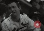 Standbild Robert Taylor in St Louis Cardinals baseball uniform California United States USA, 1932, aus Sekunde 20 historischem Filmmaterial Videoclip 65675032822
