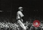 Standbild Robert Taylor in St Louis Cardinals baseball uniform California United States USA, 1932, aus Sekunde 31 historischem Filmmaterial Videoclip 65675032822