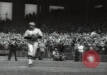 Standbild Robert Taylor in St Louis Cardinals baseball uniform California United States USA, 1932, aus Sekunde 42 historischem Filmmaterial Videoclip 65675032822