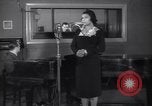 Image Marian Anderson New York City USA, 1943, de la seconde 11 séquences d'archives historiques vidéo 65675032828
