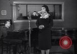 Image Marian Anderson New York City USA, 1943, de la seconde 14 séquences d'archives historiques vidéo 65675032828
