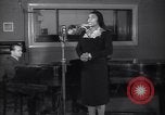 Image Marian Anderson New York City USA, 1943, de la seconde 16 séquences d'archives historiques vidéo 65675032828