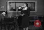Image Marian Anderson New York City USA, 1943, de la seconde 22 séquences d'archives historiques vidéo 65675032828