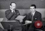 Image Perry Como avec Murray Wisell California United States USA, 1943, de la seconde 1 séquences d'archives historiques vidéo 65675032829