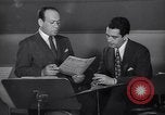 Image Perry Como avec Murray Wisell California United States USA, 1943, de la seconde 3 séquences d'archives historiques vidéo 65675032829