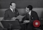 Image Perry Como avec Murray Wisell California United States USA, 1943, de la seconde 11 séquences d'archives historiques vidéo 65675032829