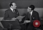 Image Perry Como avec Murray Wisell California United States USA, 1943, de la seconde 12 séquences d'archives historiques vidéo 65675032829