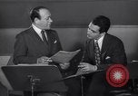 Image Perry Como avec Murray Wisell California United States USA, 1943, de la seconde 13 séquences d'archives historiques vidéo 65675032829