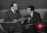 Image Perry Como avec Murray Wisell California United States USA, 1943, de la seconde 19 séquences d'archives historiques vidéo 65675032829