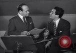Image Perry Como avec Murray Wisell California United States USA, 1943, de la seconde 20 séquences d'archives historiques vidéo 65675032829