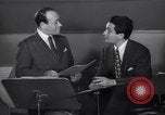 Image Perry Como avec Murray Wisell California United States USA, 1943, de la seconde 31 séquences d'archives historiques vidéo 65675032829