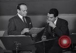 Image Perry Como avec Murray Wisell California United States USA, 1943, de la seconde 37 séquences d'archives historiques vidéo 65675032829