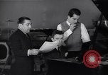 Standbild Perry Como California United States USA, 1943, aus Sekunde 5 historischem Filmmaterial Videoclip 65675032830