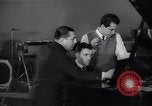 Standbild Perry Como California United States USA, 1943, aus Sekunde 7 historischem Filmmaterial Videoclip 65675032830