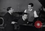 Standbild Perry Como California United States USA, 1943, aus Sekunde 11 historischem Filmmaterial Videoclip 65675032830