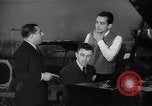 Standbild Perry Como California United States USA, 1943, aus Sekunde 12 historischem Filmmaterial Videoclip 65675032830