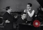 Standbild Perry Como California United States USA, 1943, aus Sekunde 13 historischem Filmmaterial Videoclip 65675032830