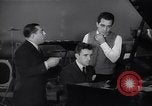 Standbild Perry Como California United States USA, 1943, aus Sekunde 14 historischem Filmmaterial Videoclip 65675032830