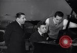 Standbild Perry Como California United States USA, 1943, aus Sekunde 20 historischem Filmmaterial Videoclip 65675032830